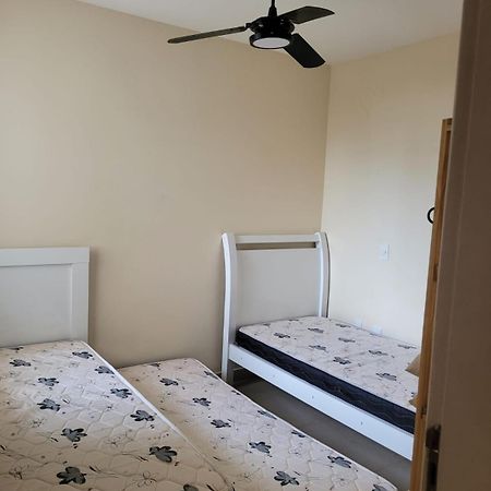 Apartamento Na Praia Do Morro- Guarapari, De Frente, Varanda Ampla, Duas Quadras Da Orla Da Praia المظهر الخارجي الصورة